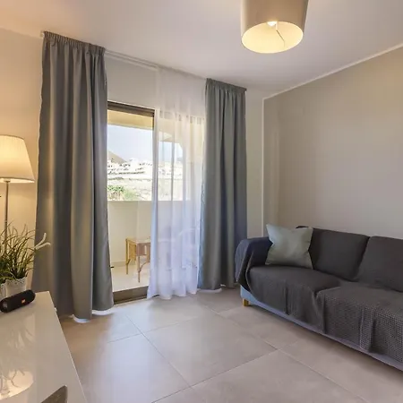 Luxury Duplex In Cristianos , 6 Pax
